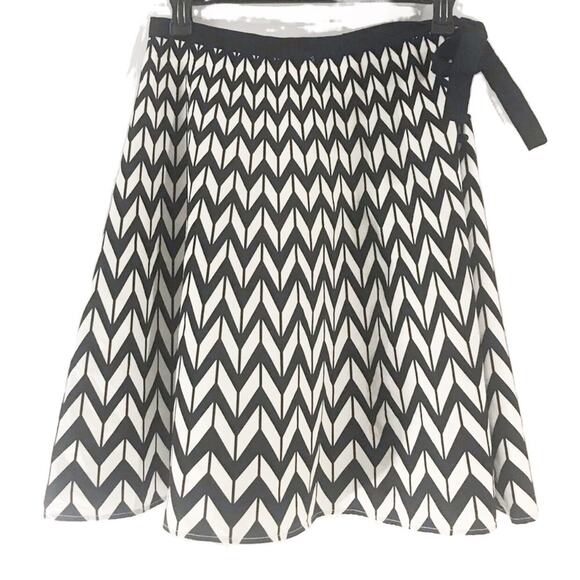 WORTHINGTON Black Wh print Circle Skirt with Grosgrain ribbon at waist 6 - Picture 4 of 10